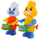 Заяц заводной 333-3 с барабаном (360)